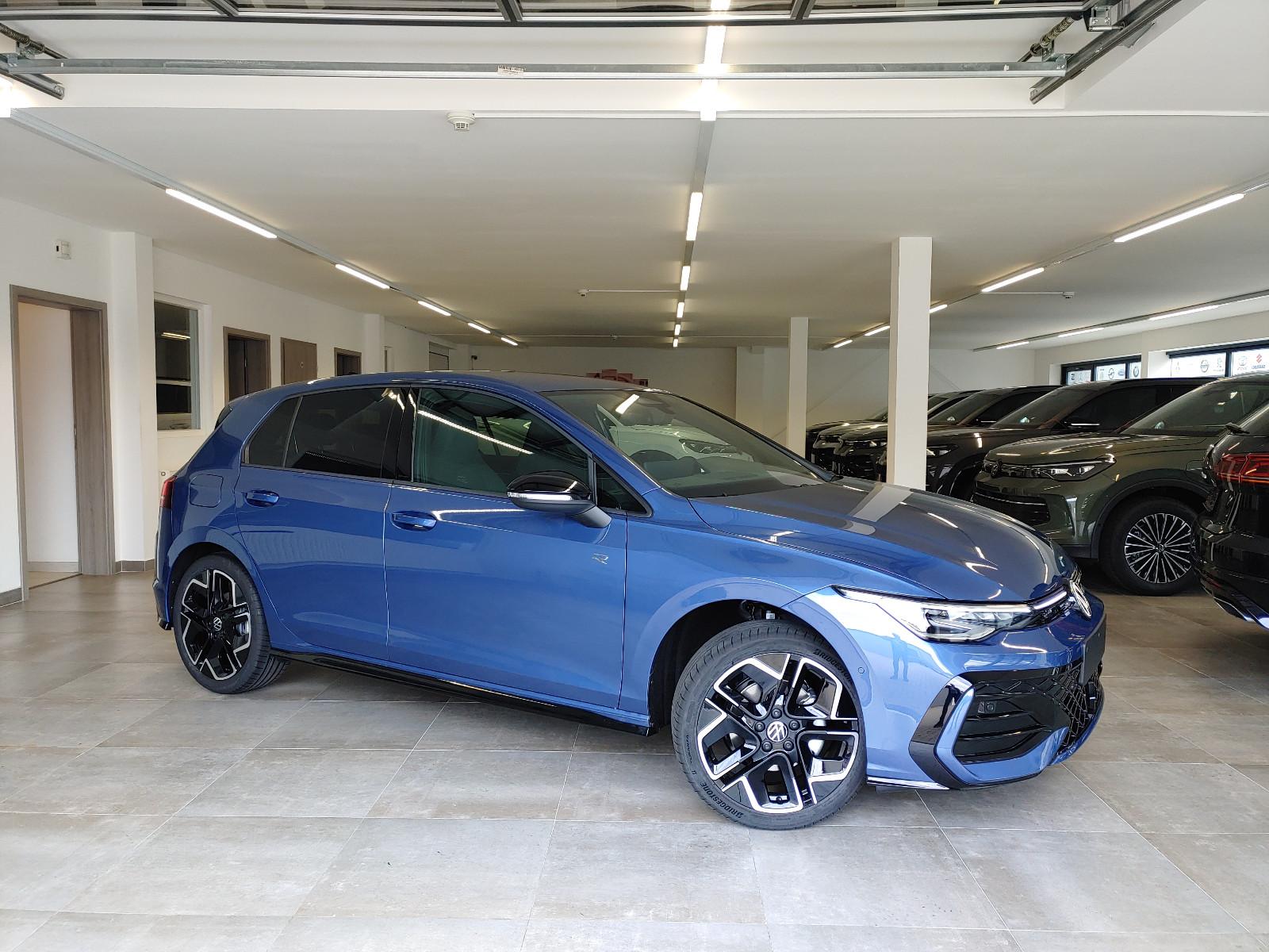 Volkswagen Golf 1.5 eTSI DSG R-Line AHK/AppCon/Kamera/ACC