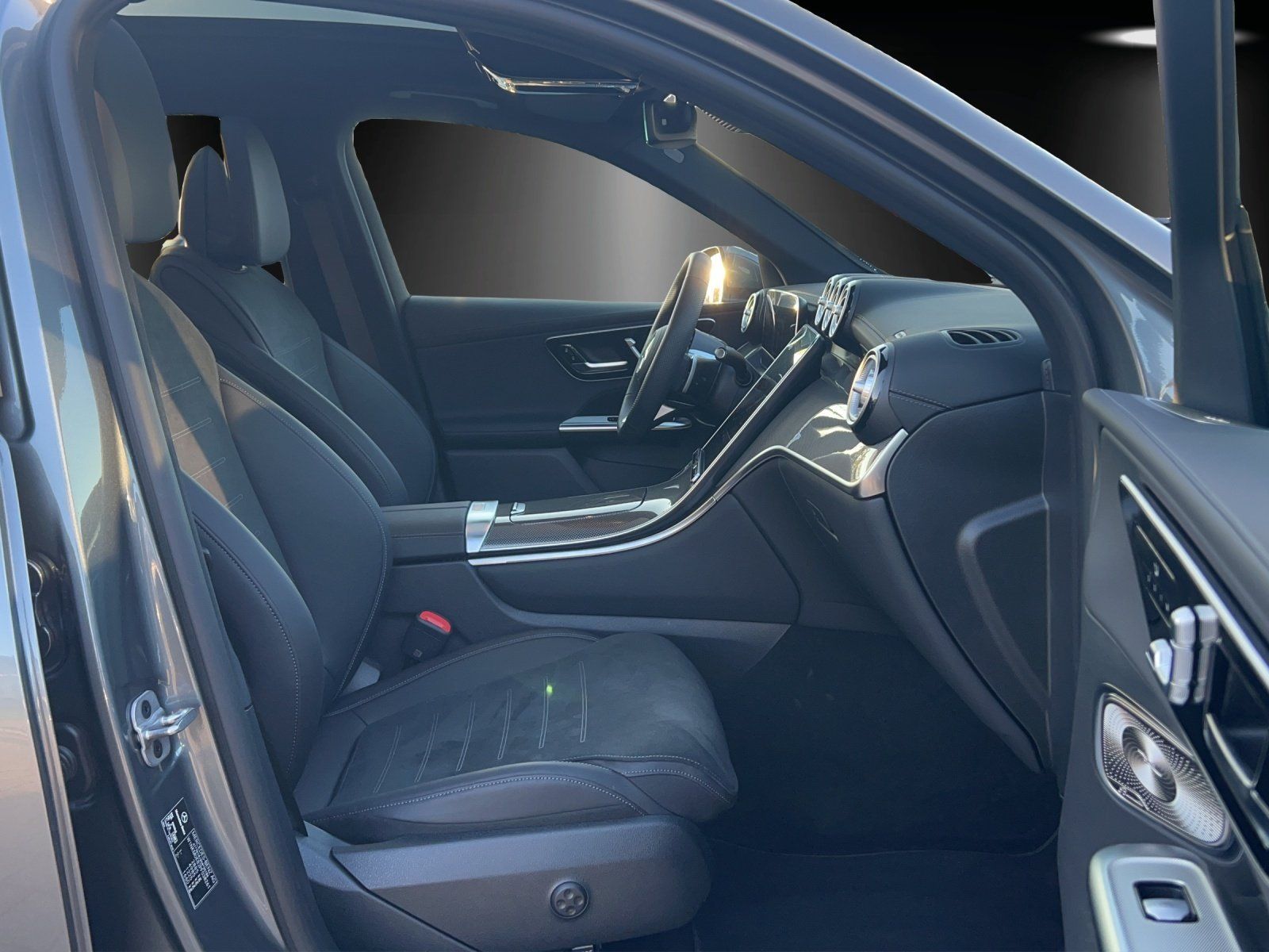 Fahrzeugabbildung Mercedes-Benz GLC 300 de 4M+AMG-Line+PSD+AHK+Memory+DISTRONIC