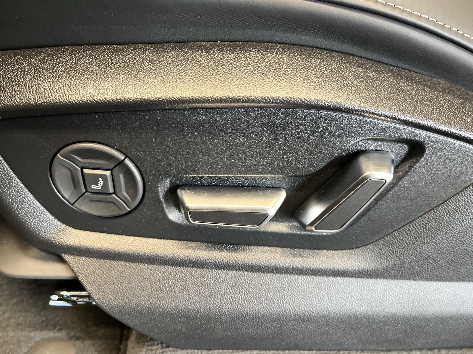 Audi RSQ8 - Bild 14