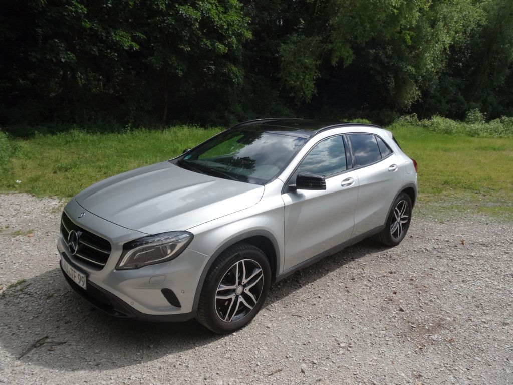 Image of Mercedes-Benz GLA 220