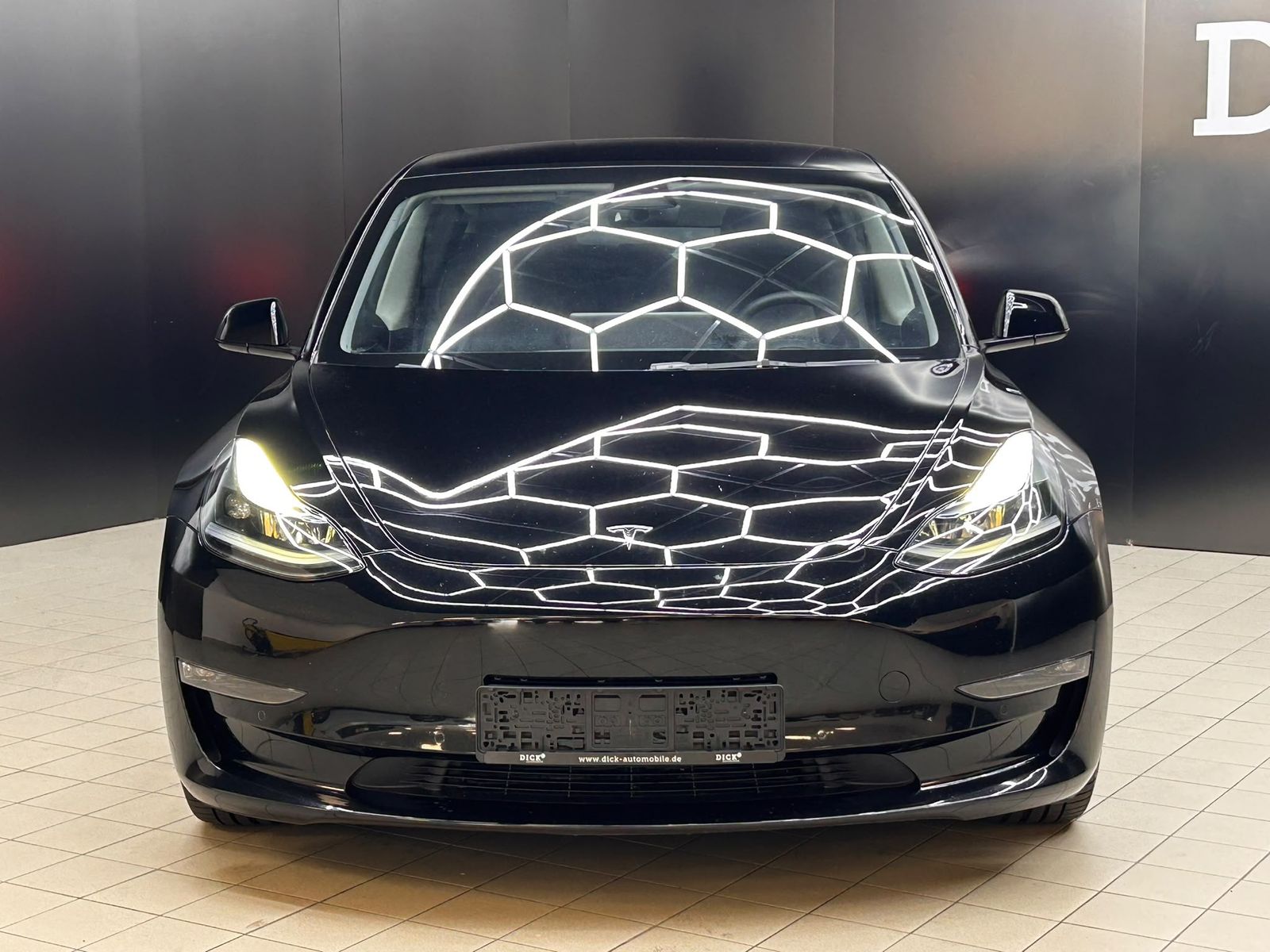Fahrzeugabbildung Tesla Model 3 Long Range Dual AWD PANO+LED+NAV+SHZ+KAM