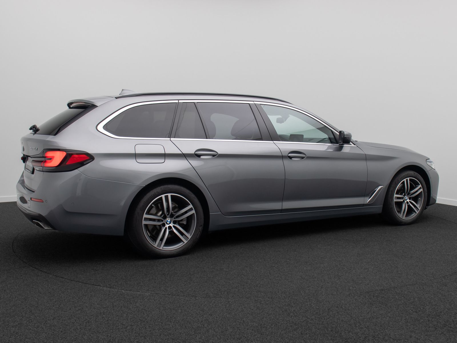 Fahrzeugabbildung BMW 520d xD Kamera HUD DAB AHK Alarm ACC Laser Sport