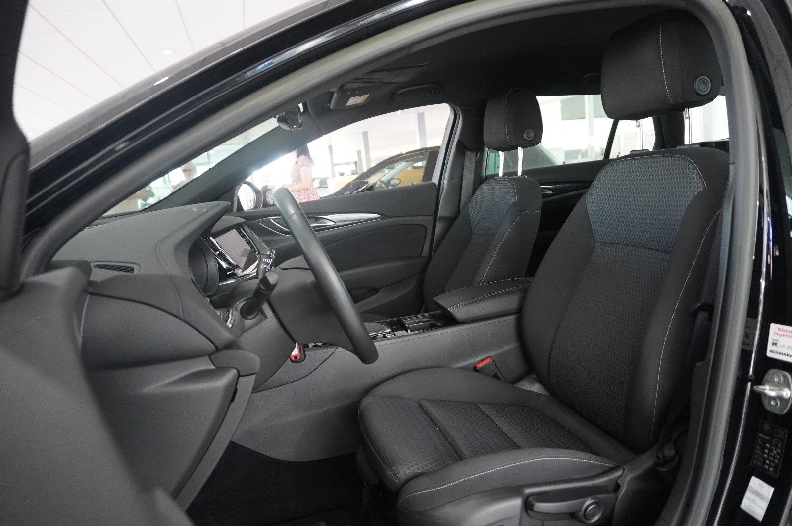 Fahrzeugabbildung Opel Insignia B ST 2.0T ELEGANCE NAVI/LED/VIRT./DAB+