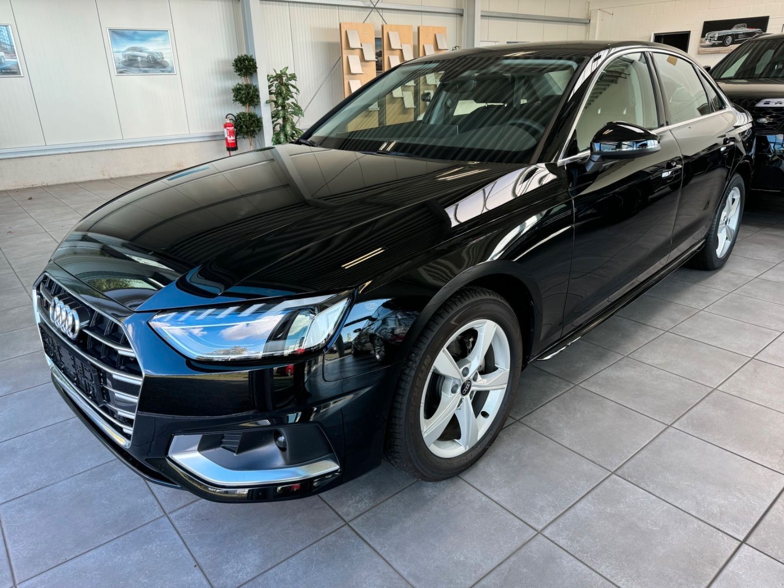 Fahrzeugabbildung Audi A4 Lim. 35 TFSI Advanced / ERST 661 Km!!
