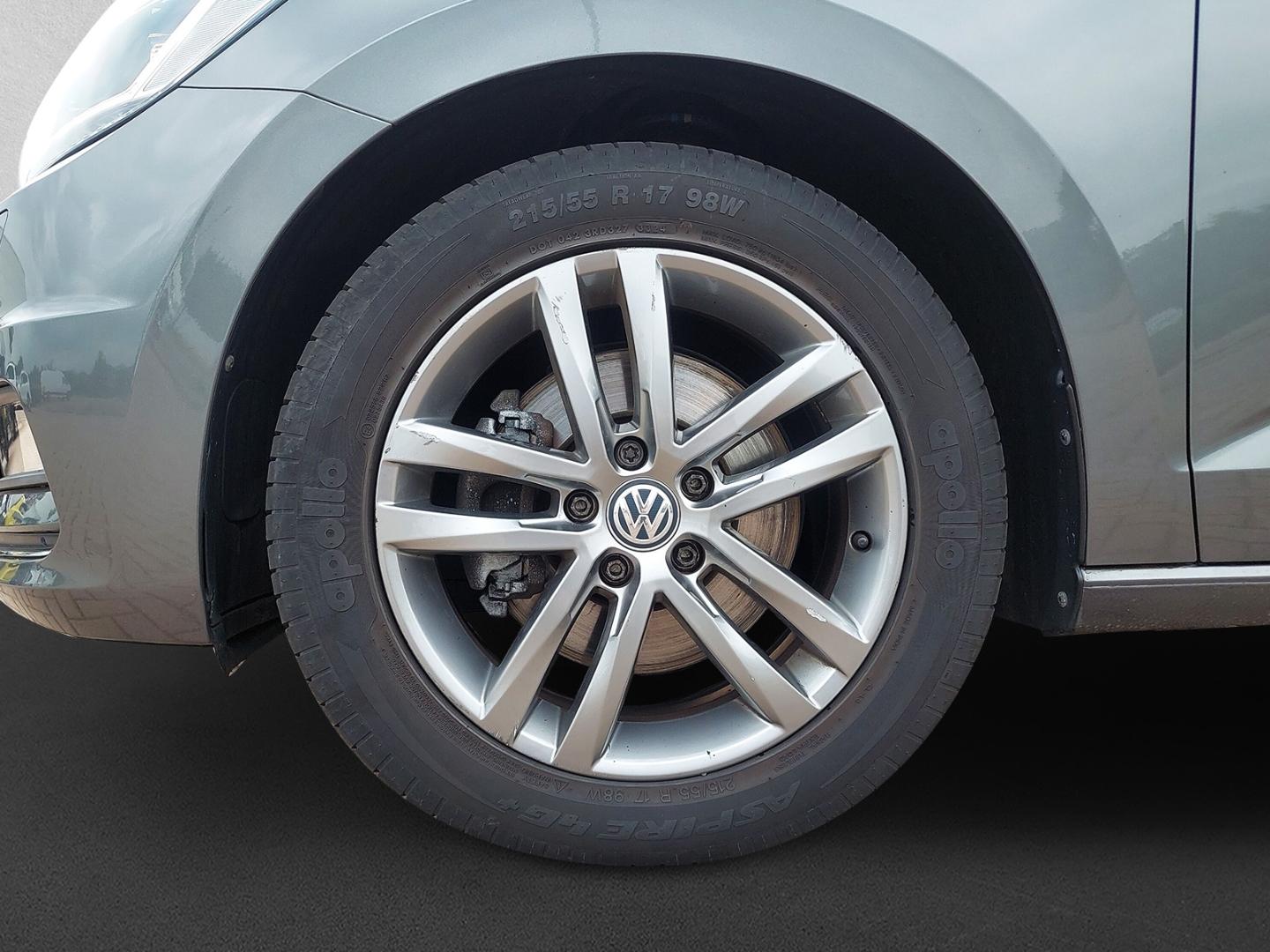 Volkswagen Touran 1.4 TSI SOUND Panodach Navi Dyn. Kurvenli