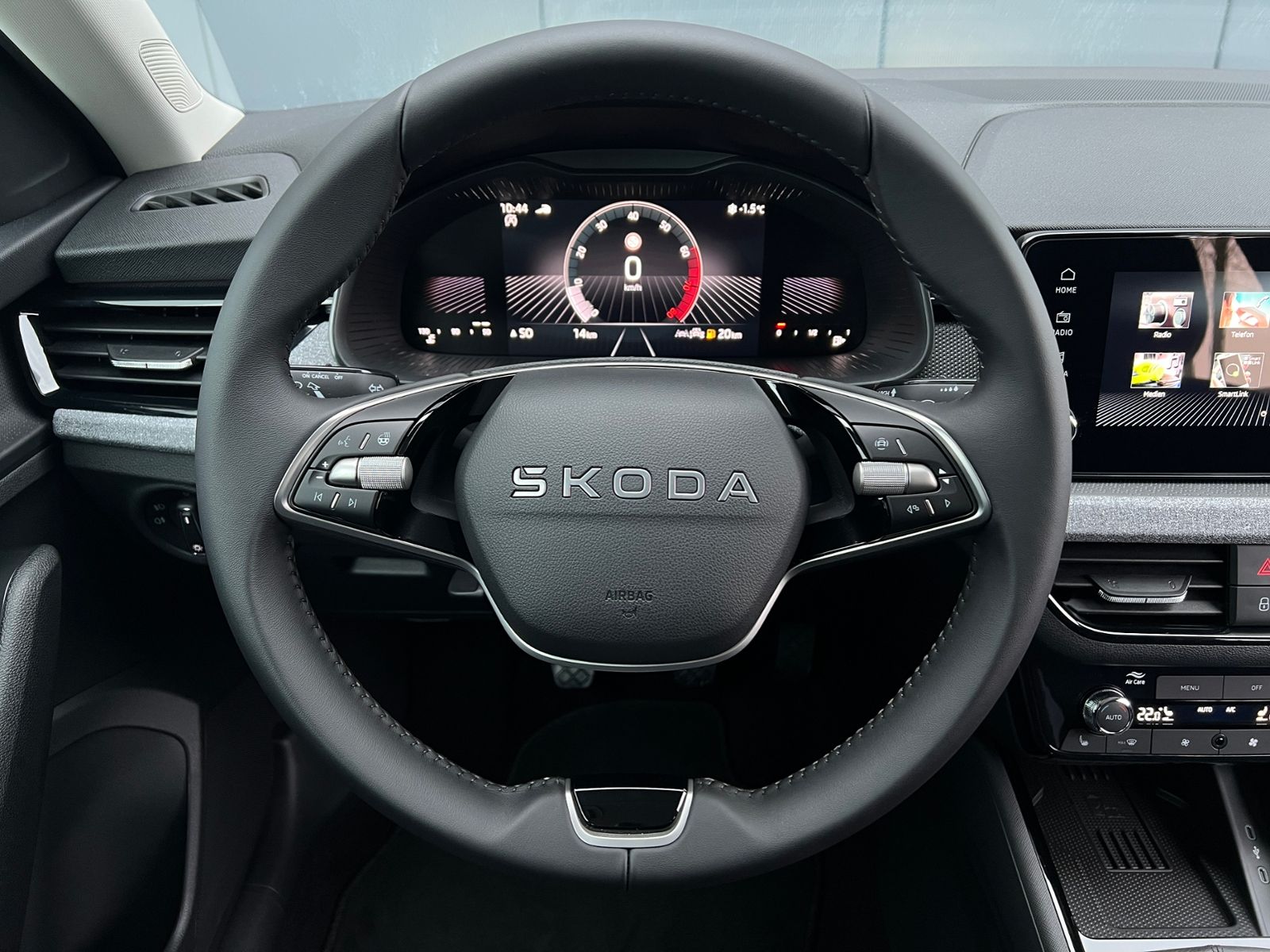 Fahrzeugabbildung SKODA Scala Drive 1.0 TSI *Black package, Vorb. AHK, L