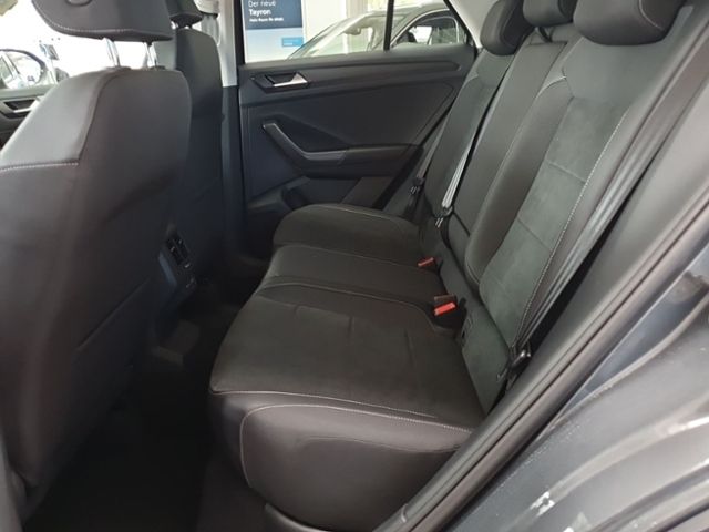 Fahrzeugabbildung Volkswagen T-Roc 1.5 TSI DSG  Style LED NAVI AHK SHZ
