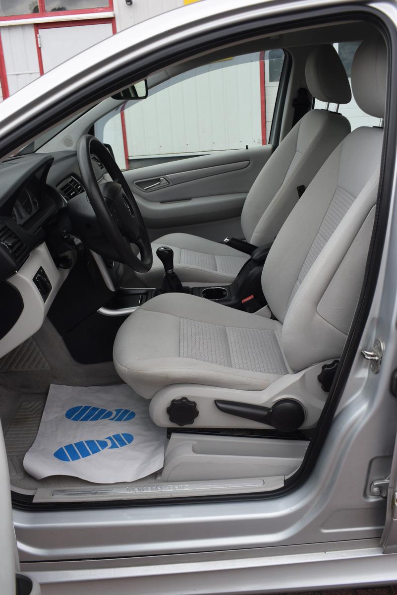 Mercedes-Benz B180 2009 — photo 10
