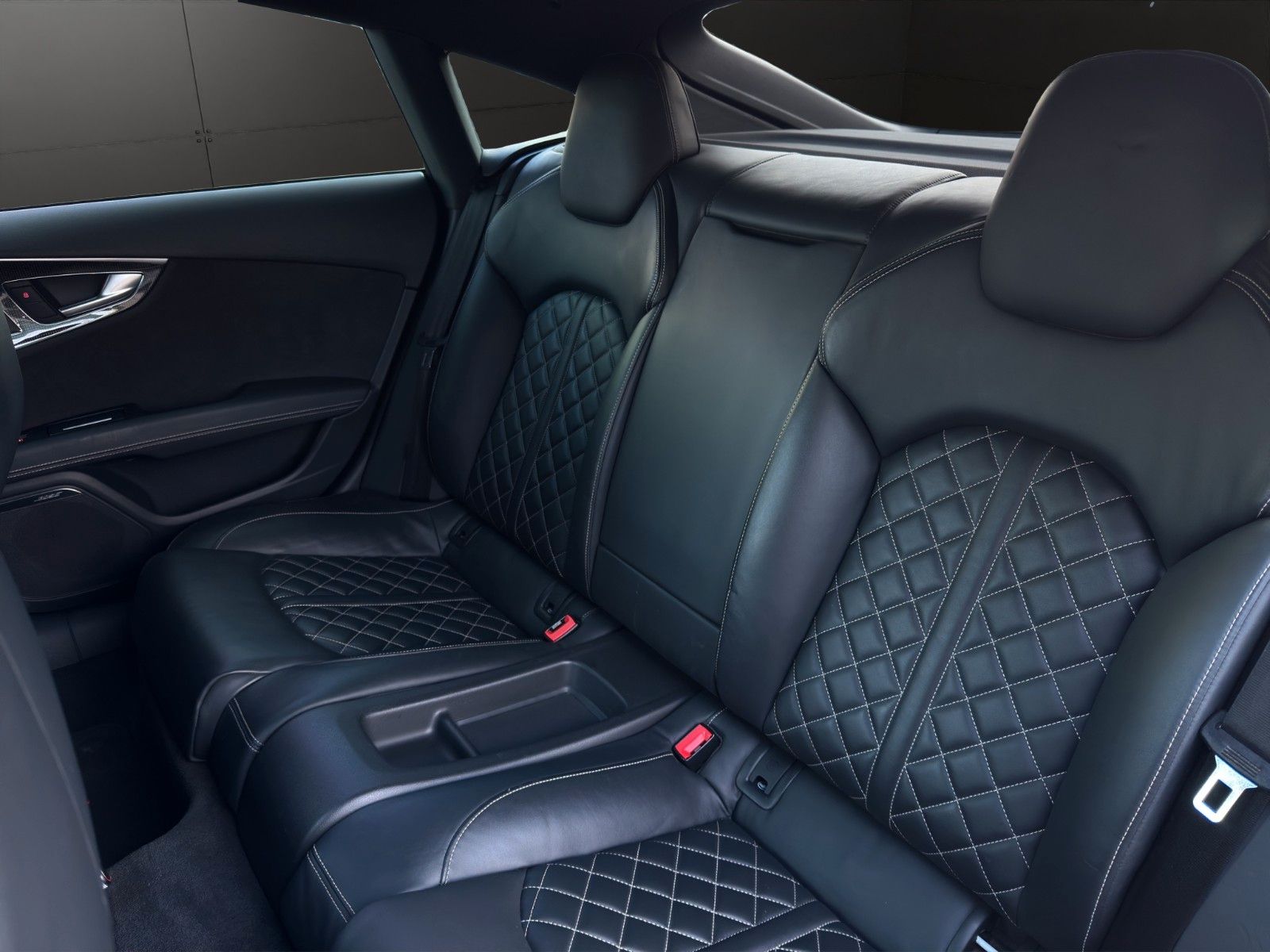 Fahrzeugabbildung Audi S7 4.0 V8 quattro Bose/S-Dach/HUD/Luftf./Keyless