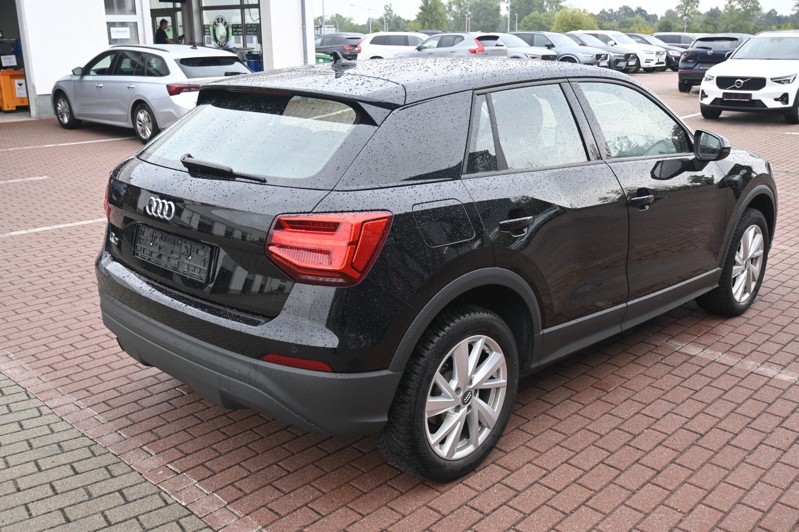 Fahrzeugabbildung Audi Q2 30 1.0 TFSI PDC*RFK*SHZG*LED*Allwetter*
