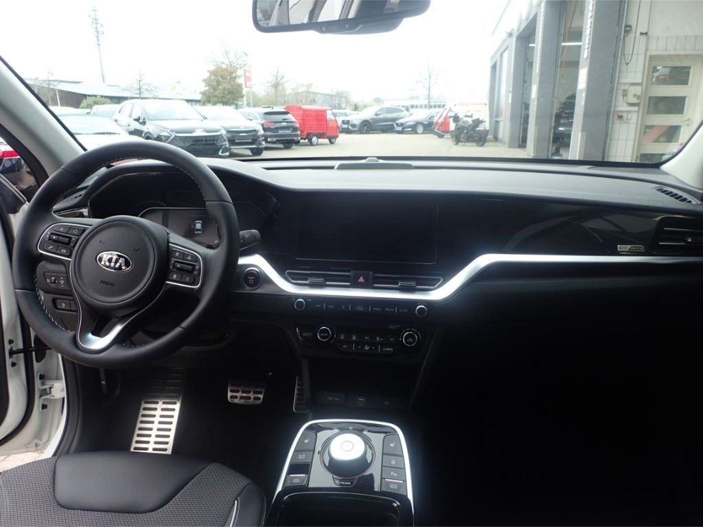 Fahrzeugabbildung Kia Niro e-Spirit 3-Phasen On Board Charger, Technik