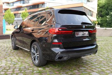BMW X7 - 7