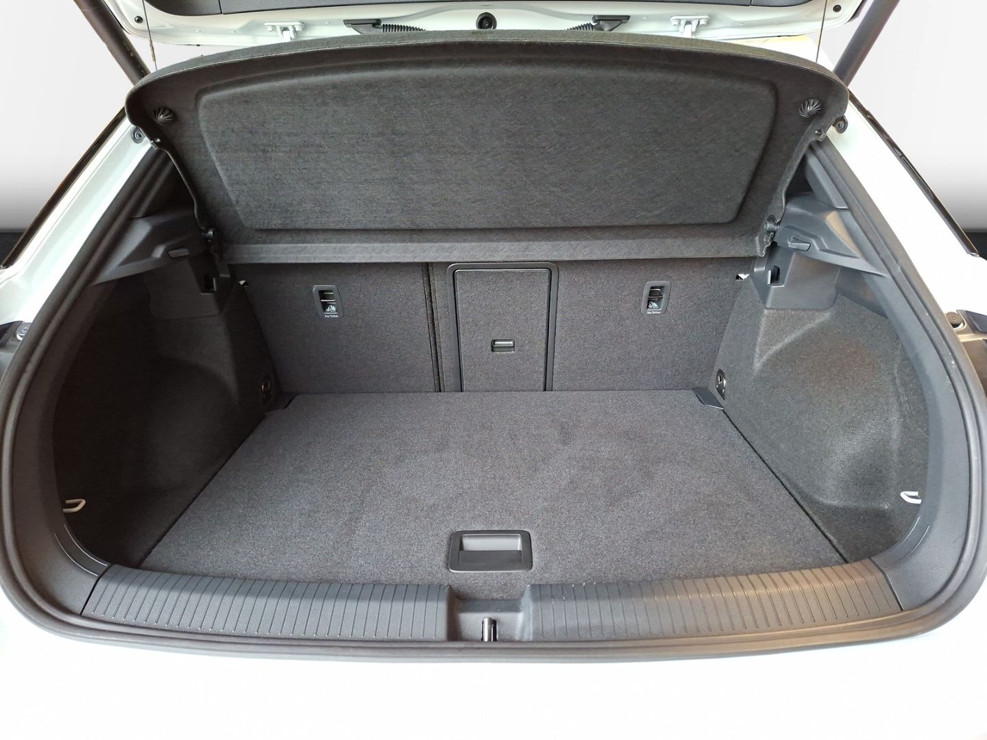 T-Roc 1.5 TSI DSG R-Line *AHK*KEYLESS*IQ.LIGHT*