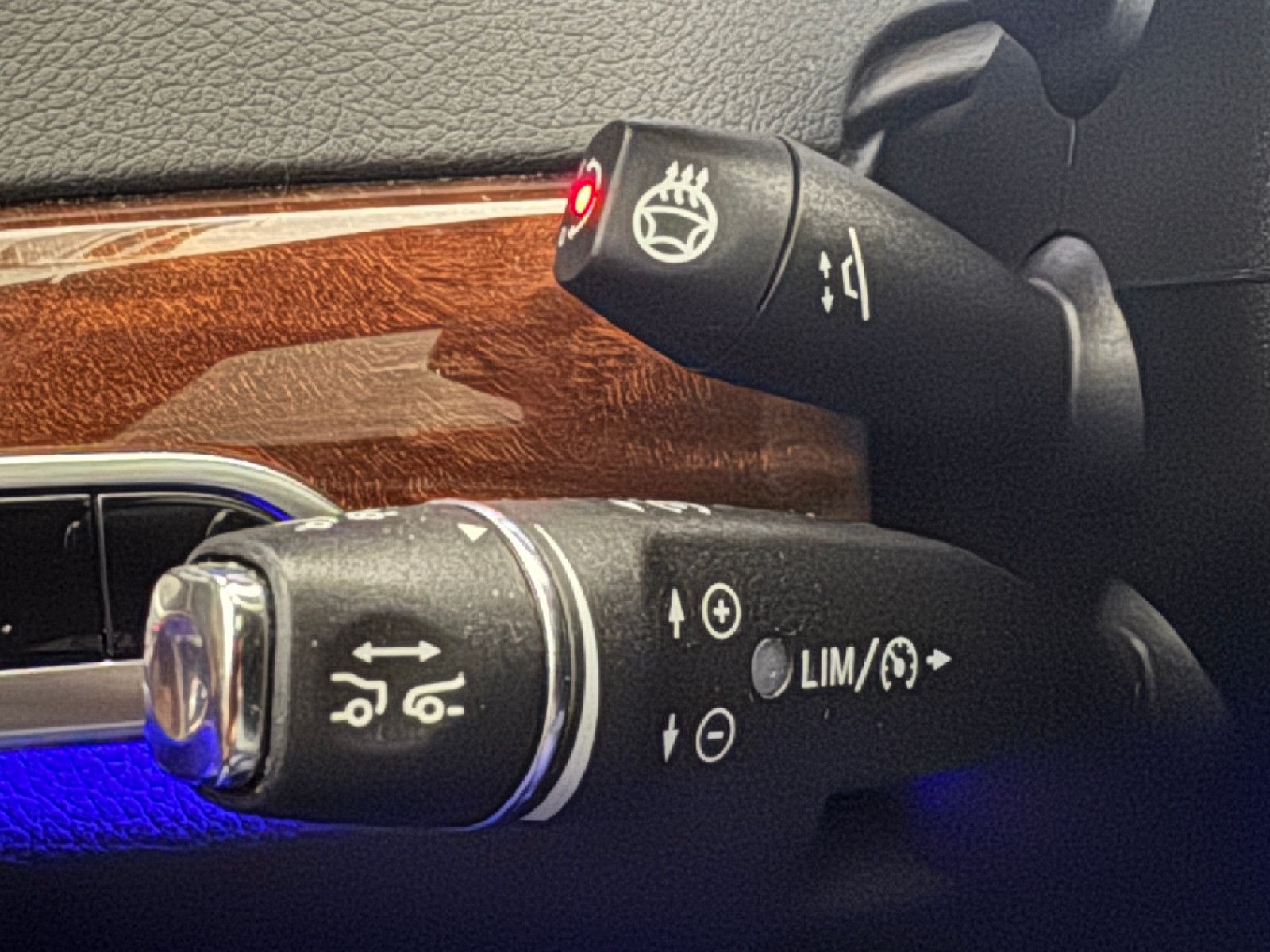 Fahrzeugabbildung Mercedes-Benz S 500 4MATIC LANG PANORAMA BURMESTER 4XSITZKLIMA