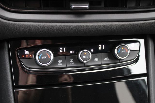 Fahrzeugabbildung Opel Grandland 1.2 Turbo GS Line KlimaA,LED,Navi,SHZ