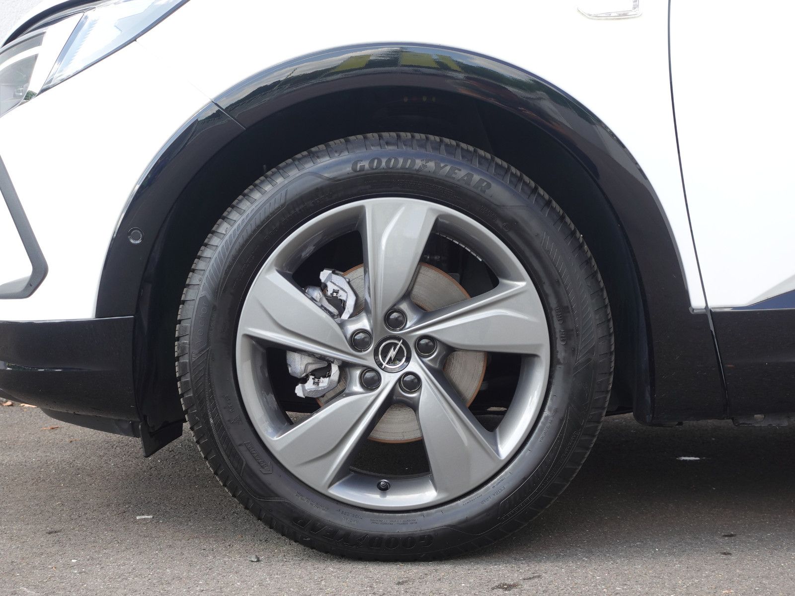 Fahrzeugabbildung Opel Grandland 1.2Turbo GS Navi, Kamera,PDC,Allwetter