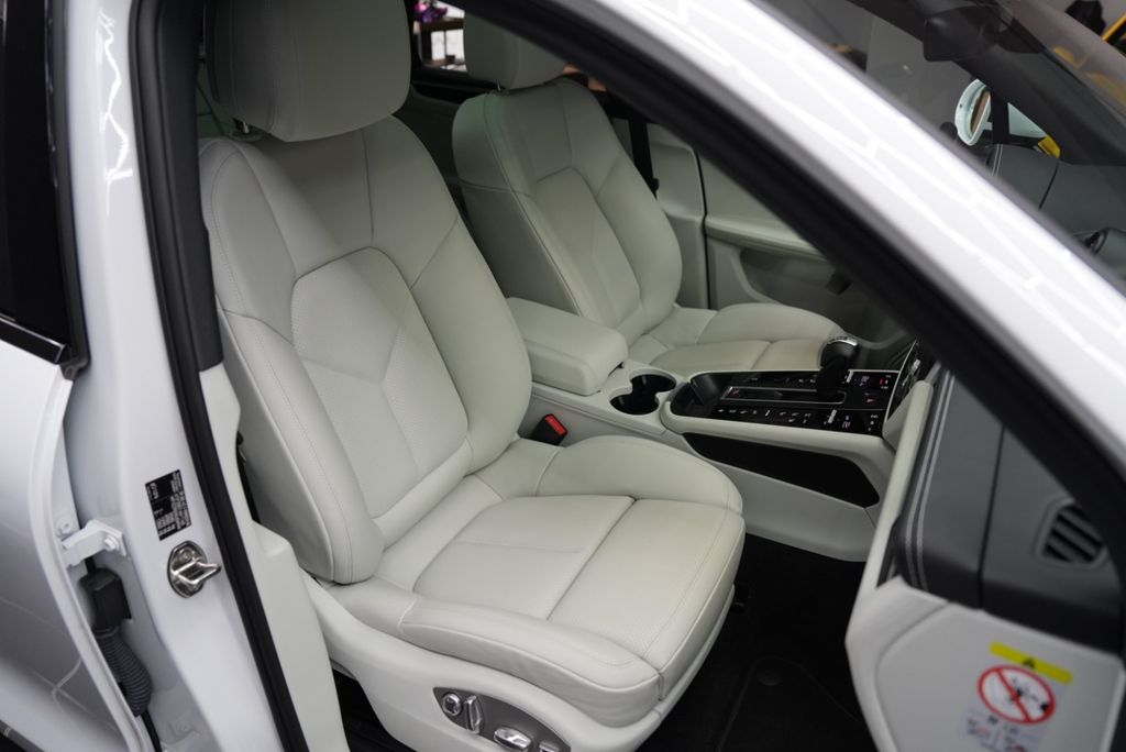 PORSCHE Macan S*CHRONO*PANO*PDLS+*ACC*360*BICOLOR*MEMORY PORSCHE Macan S*CHRONO*PANO*PDLS+*ACC*360*BICOLOR*MEMORY