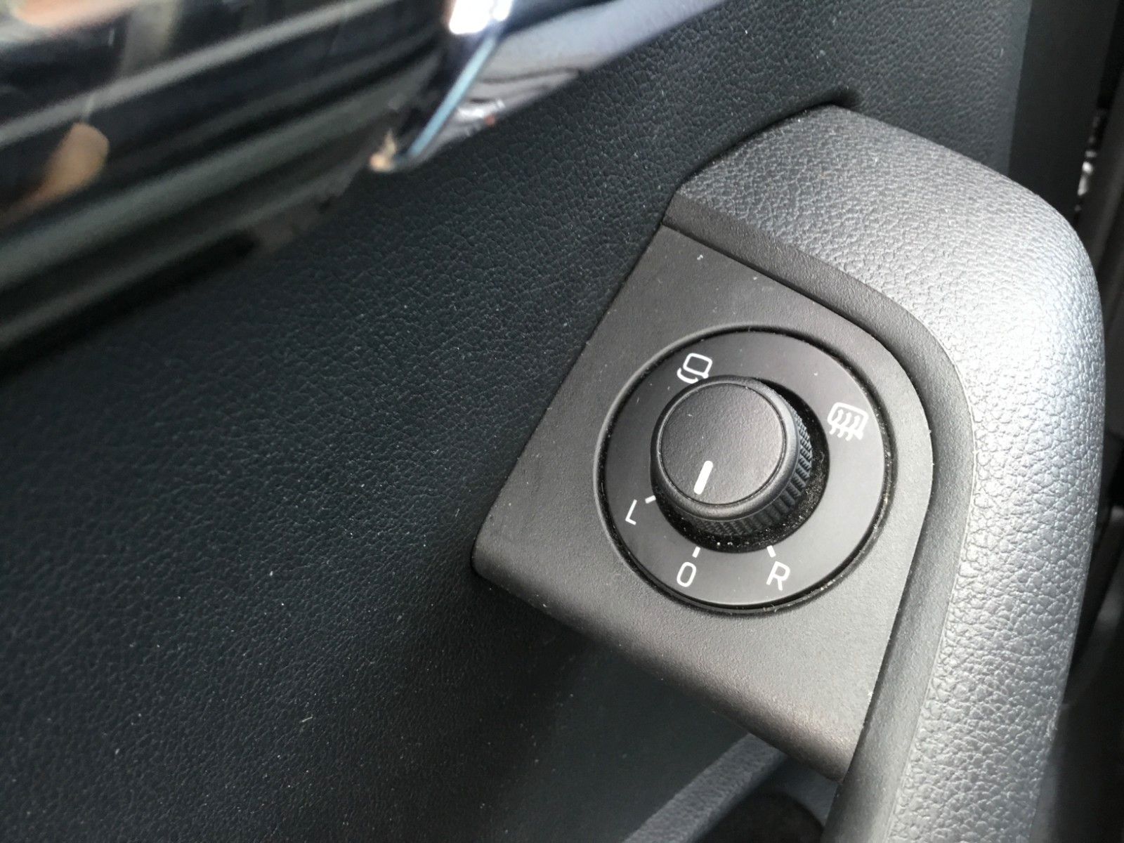 Fahrzeugabbildung SKODA Octavia 2.0 TSI DSG 4x4 Style Combi+AHK+Kamera