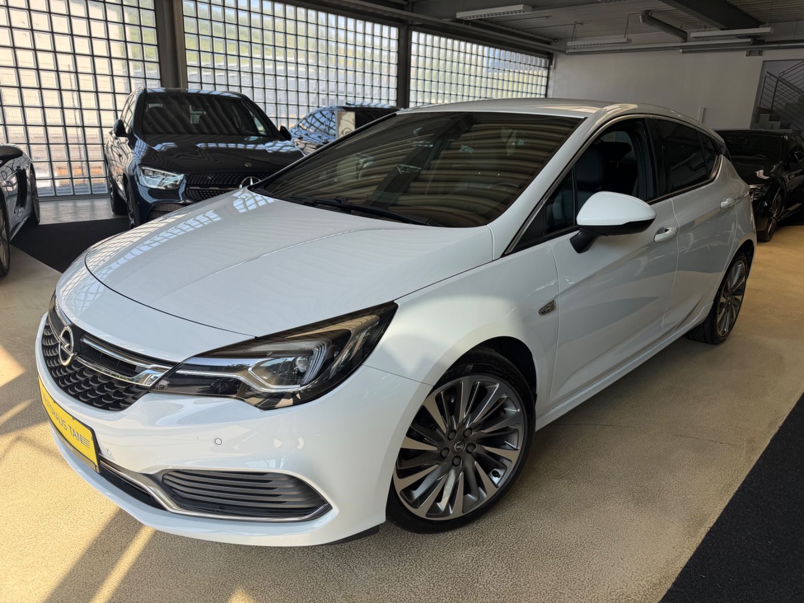 Fahrzeugabbildung Opel Astra K Lim. 5-trg. Ultimate*OPC* 1.Hand