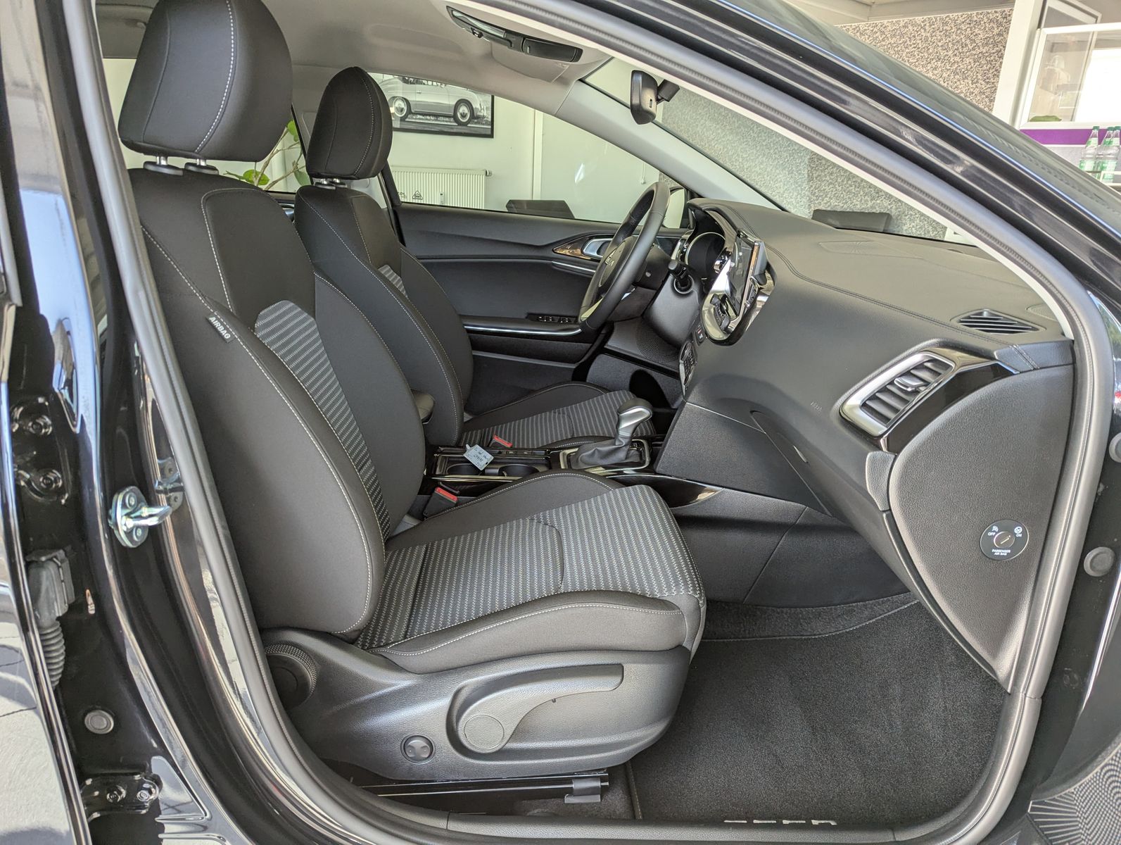 Fahrzeugabbildung Kia cee'd Sportswagon 1.5 Ultim Style-Pak JBL ACC 7J