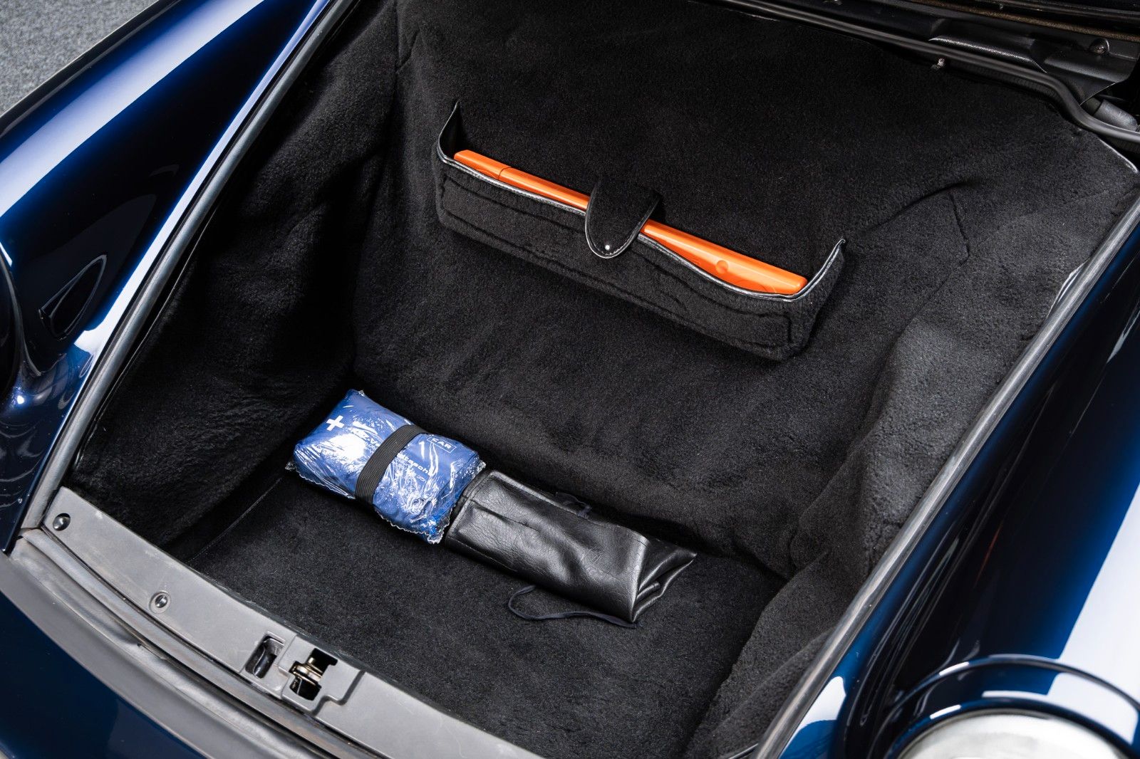 Fahrzeugabbildung Porsche 964 Carrera 2 Coupé + Schalter + H-Kennz.