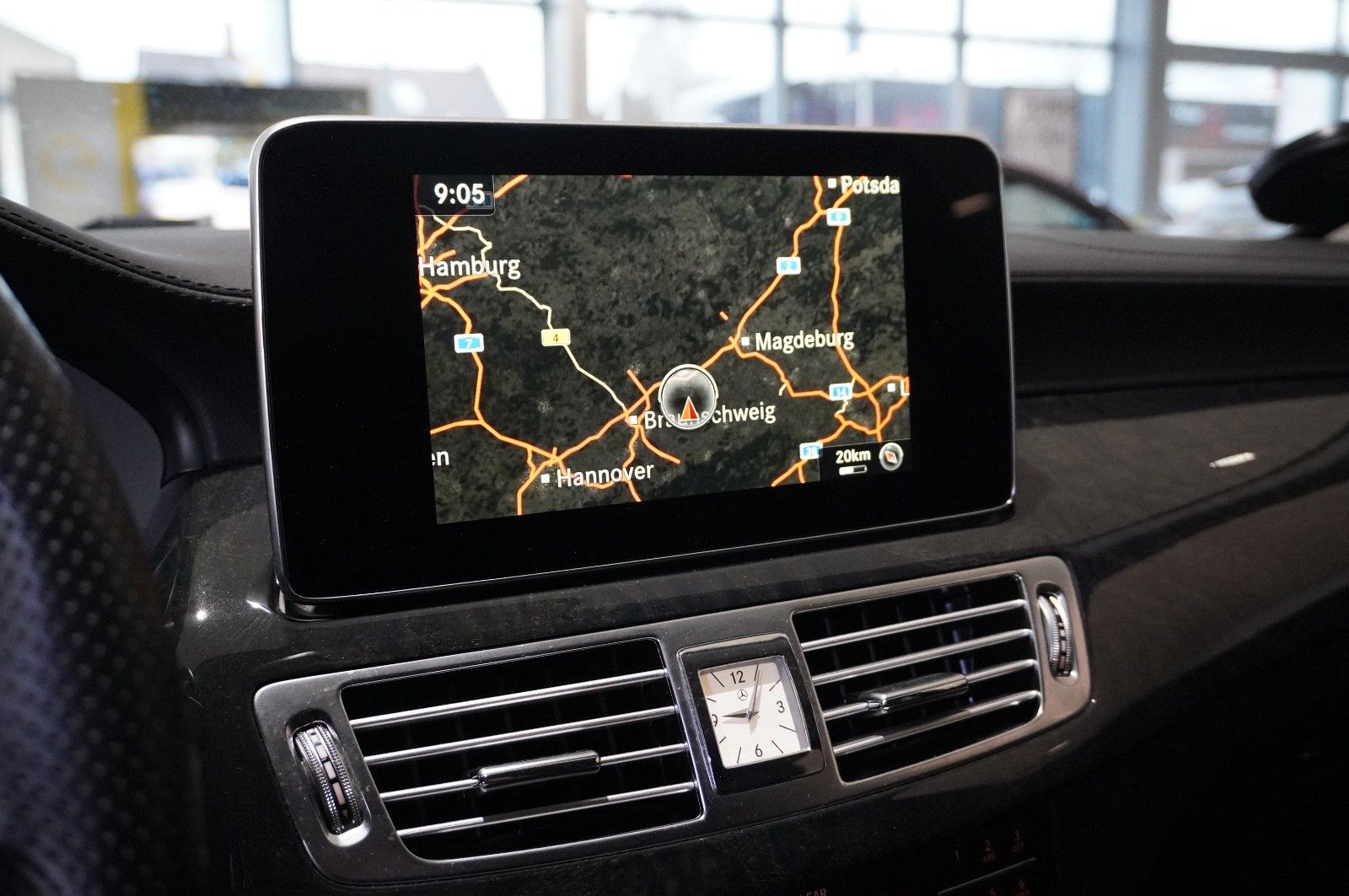 Fahrzeugabbildung Mercedes-Benz CLS 350 COUPE NAVI/AMG/KAMERA/MULTIBEAM/SH/TEMP.