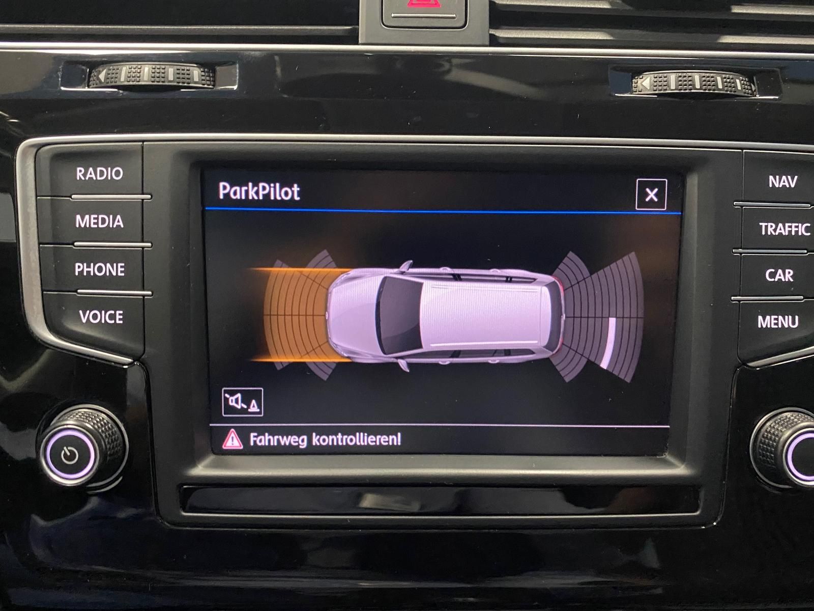 Fahrzeugabbildung Volkswagen Golf 2.0 TDI Allstar BMT KLIMA+PDC+NAVI+SITZHEIZ