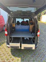 Ford Transit Courier mit Werkstattausbau - Ford Transit mit Benzin-Antrieb: Kombi