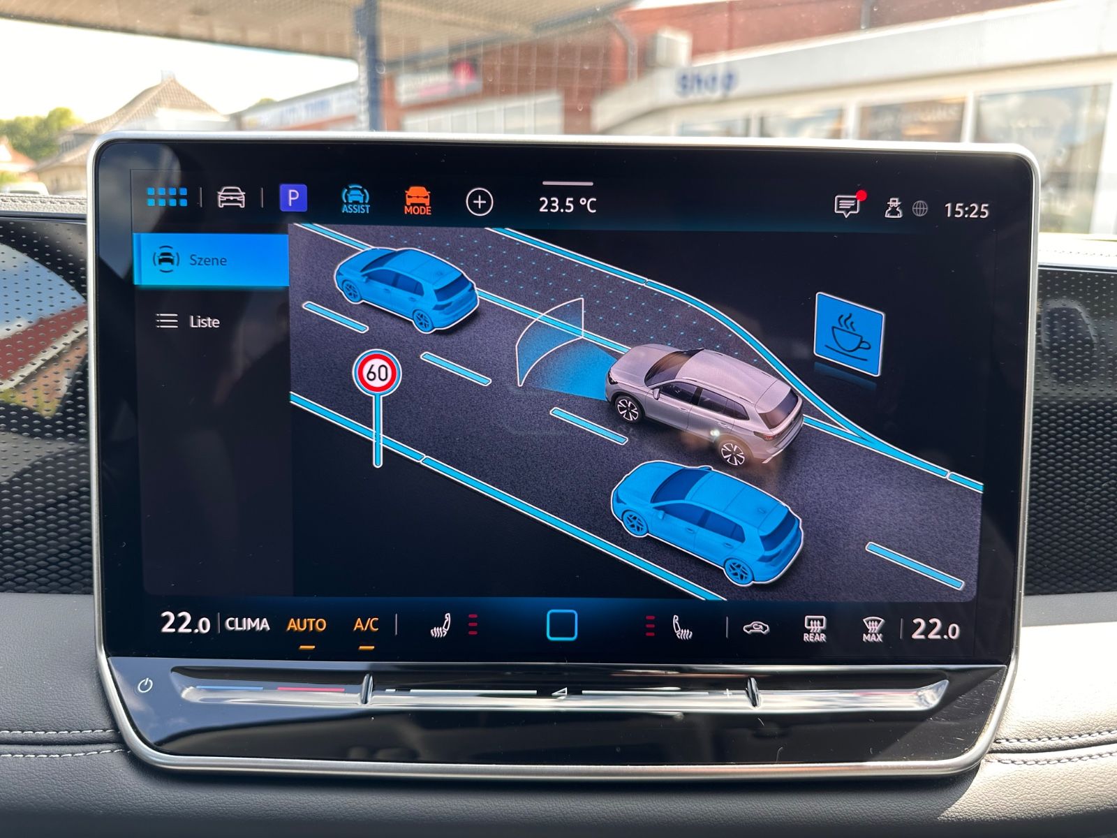 Fahrzeugabbildung Volkswagen Tiguan 1.5 eTSI Life DSG ACC/LED/RFK/SHZG