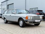 Mercedes-Benz 230 W123 TE230 KOMBI/AUTOMATIK/OLDTIMER/H-ZULASS - Mercedes-Benz: 230 W123