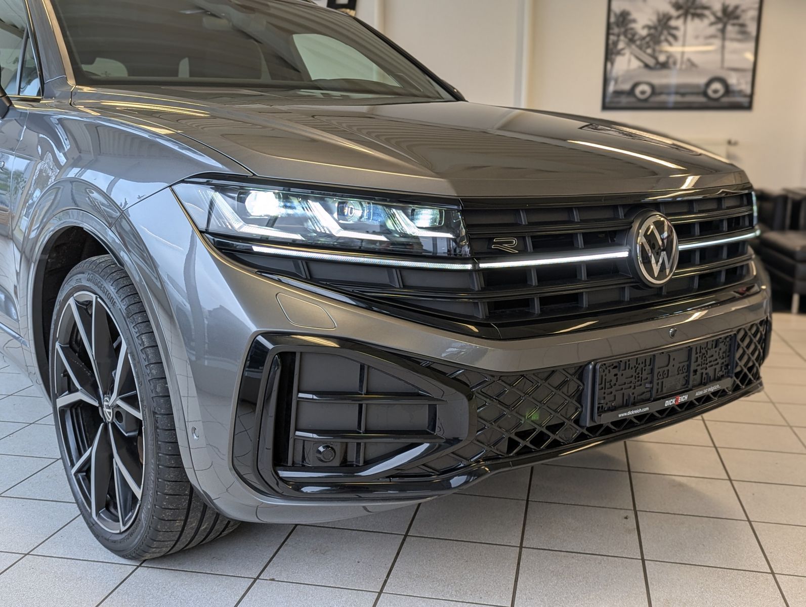 VW Touareg 3.0TDI 4M R-Line VOLL Black 22" UPE 114T - Image 9