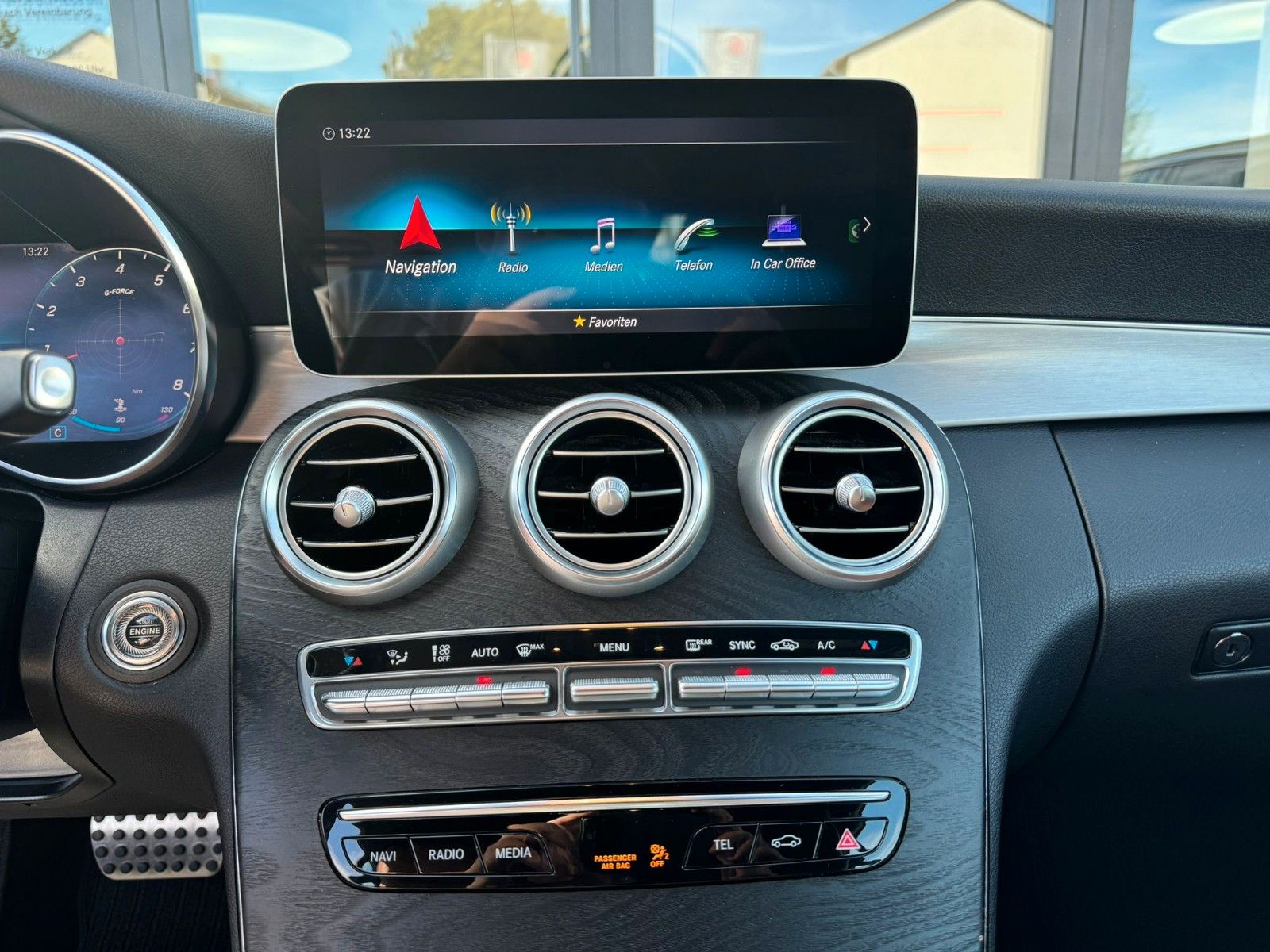 Fahrzeugabbildung Mercedes-Benz C 300 Cabrio AMG-Line