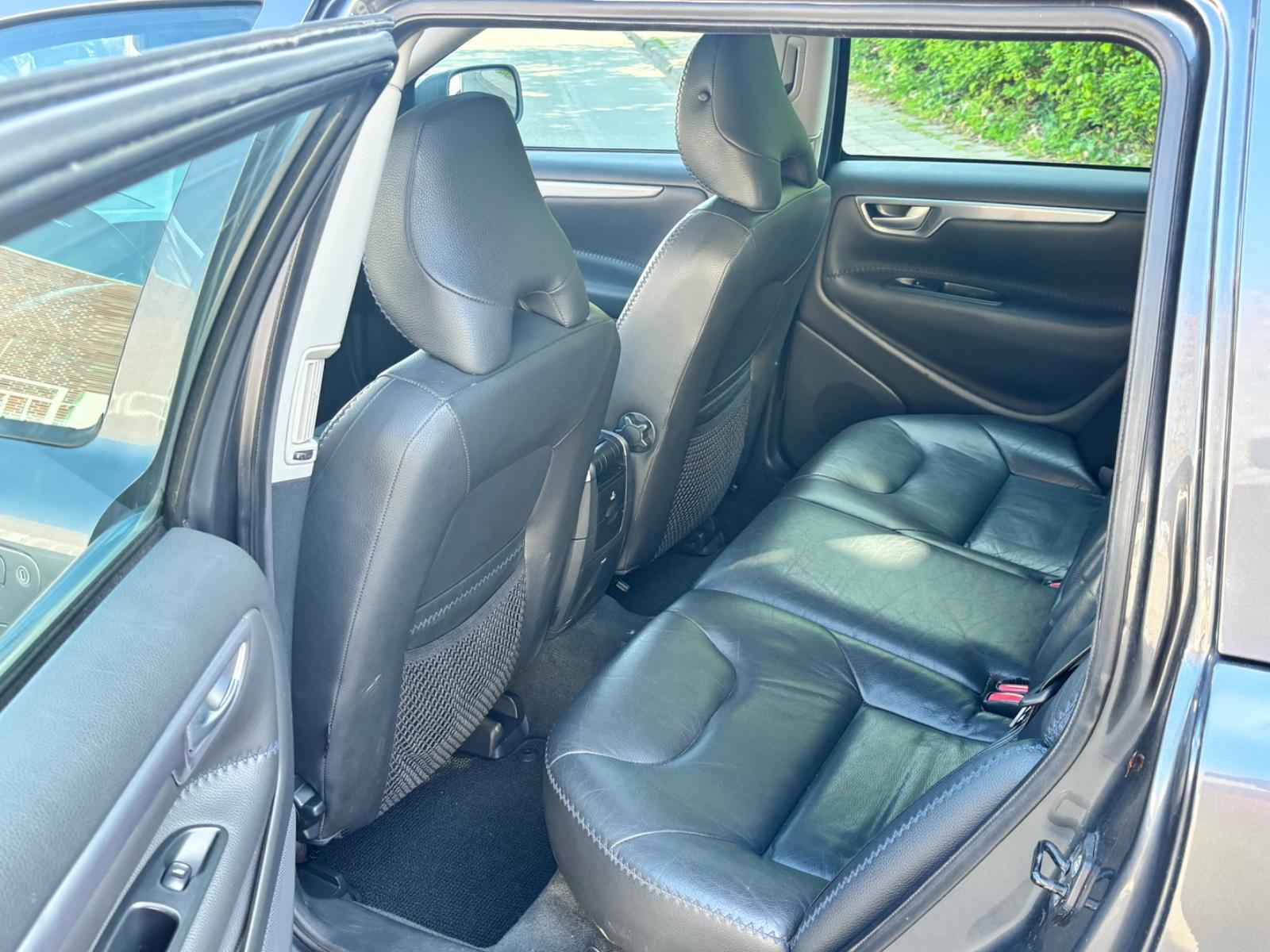 Volvo XC70 2004 — photo 11
