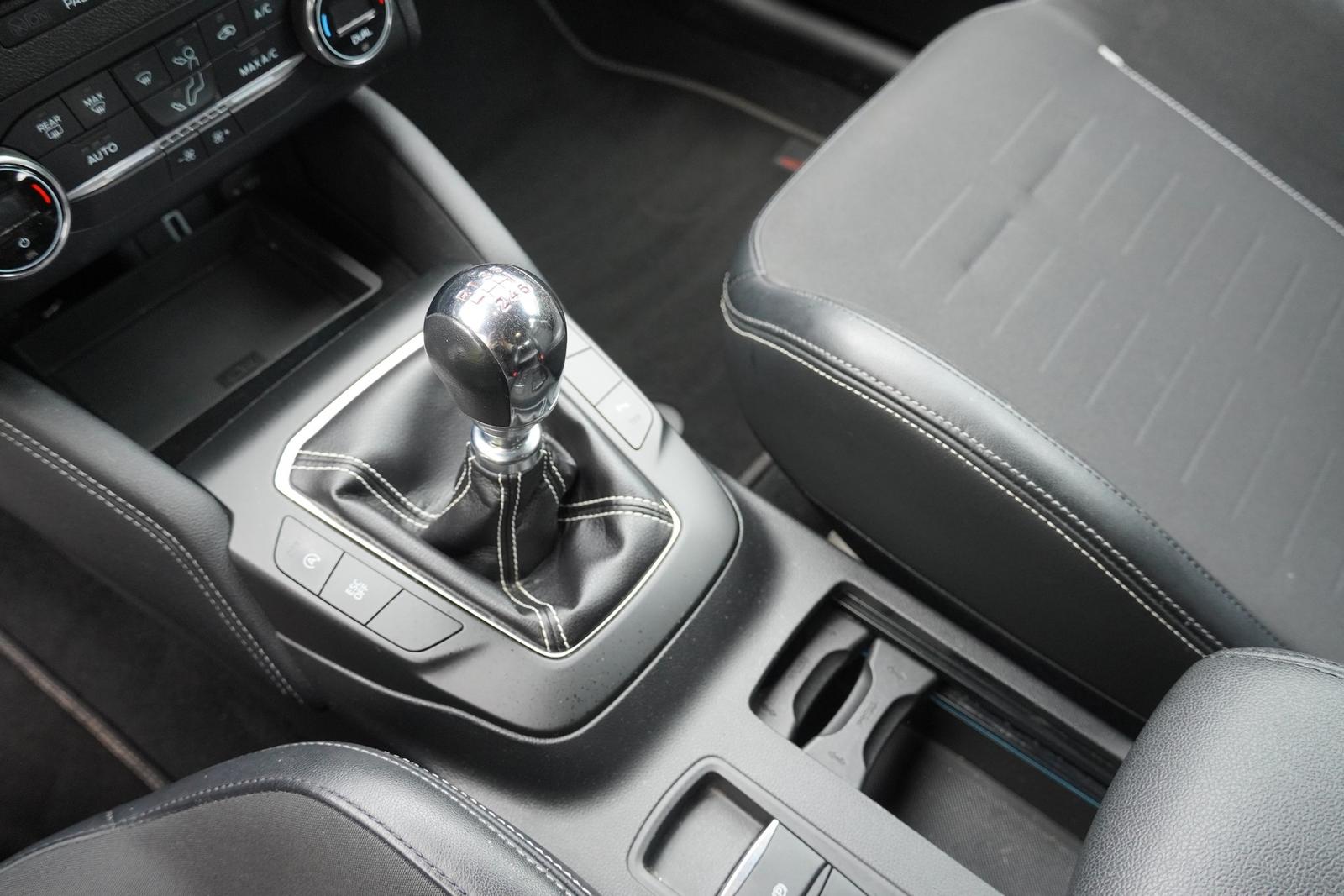 Ford Focus Turnier 2.3 EcoBoost ST LED Navi DAB PDC