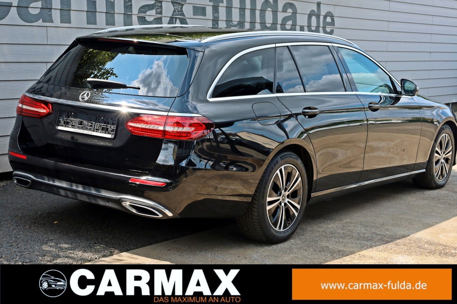 Fahrzeugabbildung Mercedes-Benz E 220d 4M T Leder,Navi,LED,SH+Standhzg.,360°Kam.