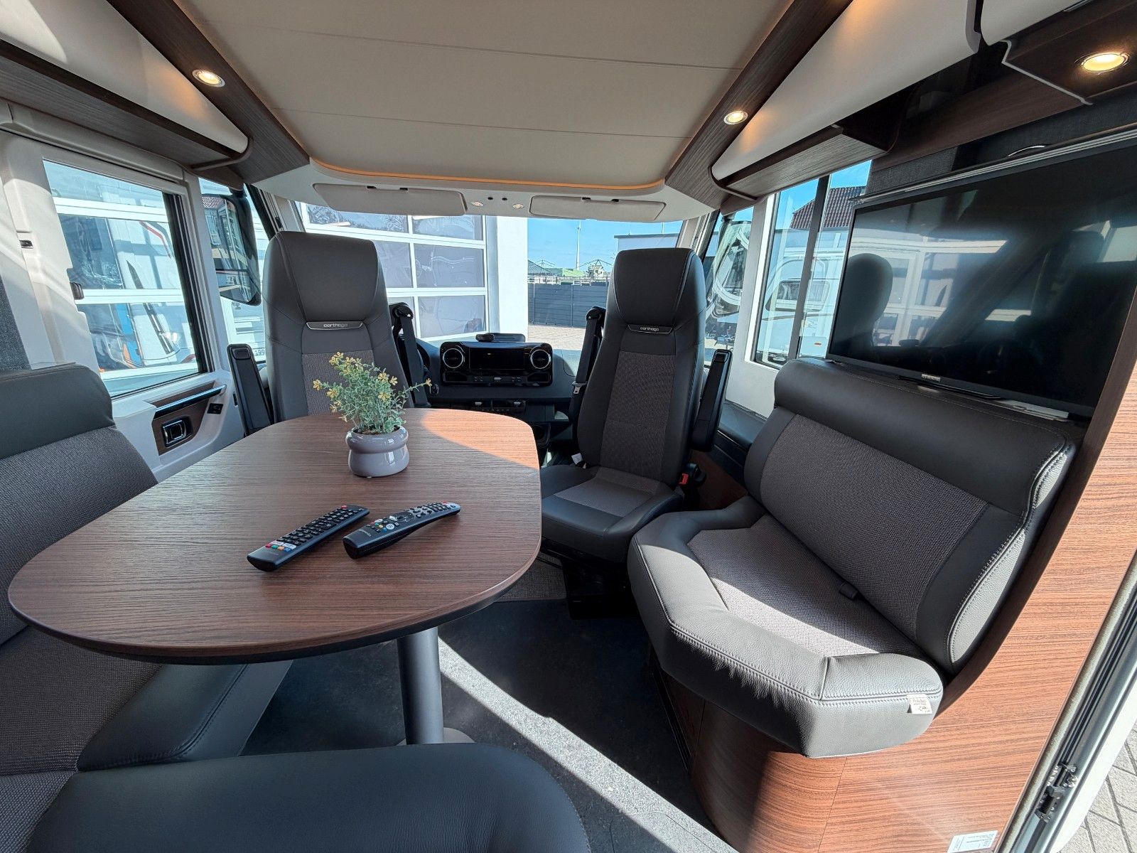 Fahrzeugabbildung Carthago chic c-line 5.0 QB L Queensbett Cortina