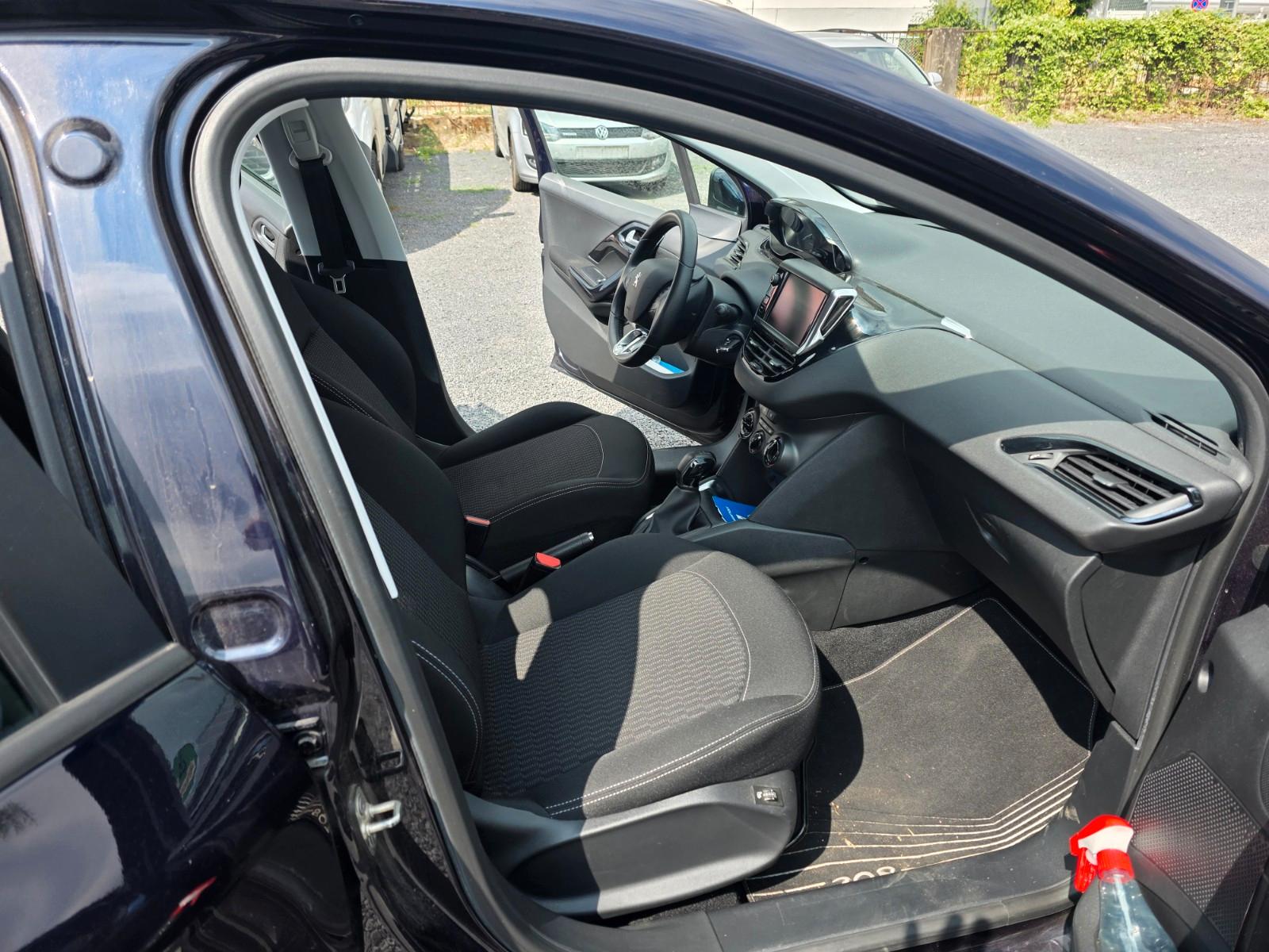 Peugeot 208 Active