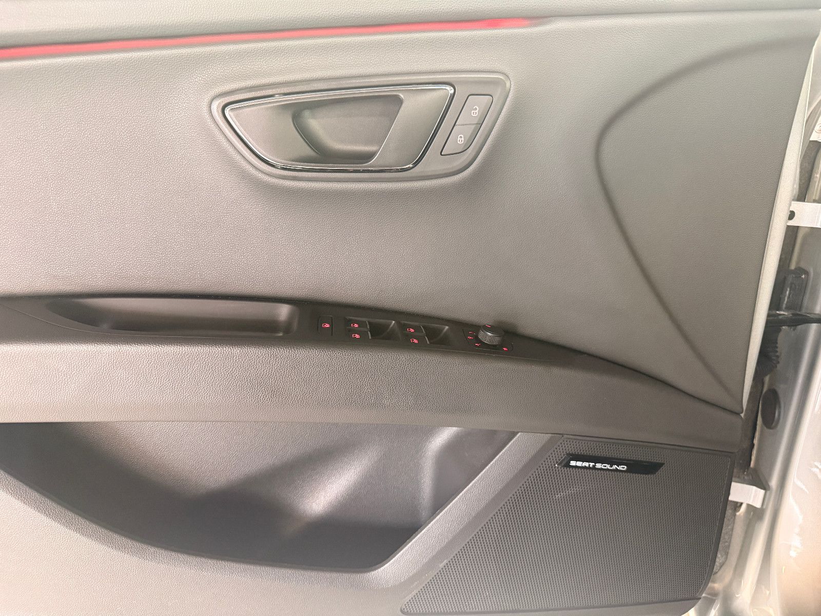 Fahrzeugabbildung SEAT Leon ST FR//ACC/LED/PANORAMA/APPLE-CAR/KAMERA