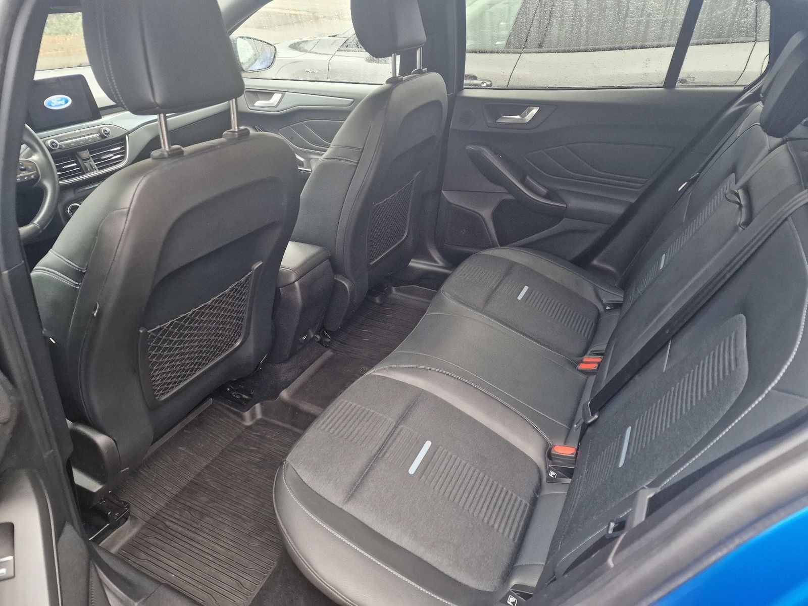 Fahrzeugabbildung Ford Focus Turnier Active X, AHK,Kamera,Navi, LED