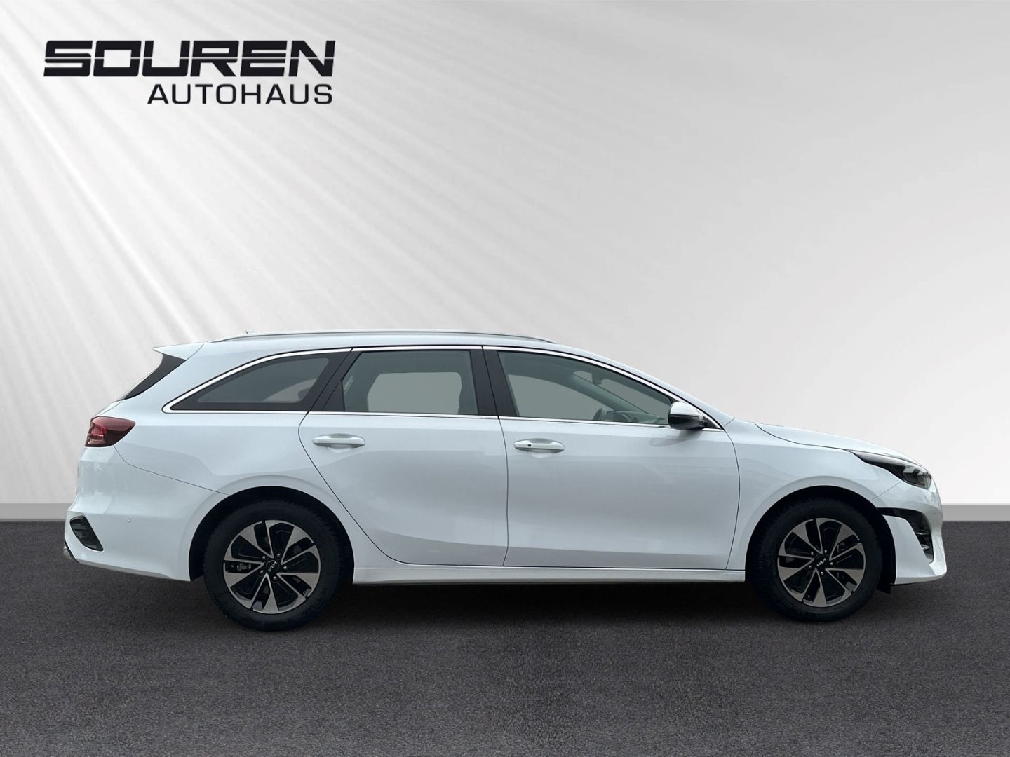 Fahrzeugabbildung Kia Ceed_sw Plug-in Hybrid Spirit 1.6 + El. Panodach