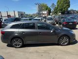 Toyota Avensis Touring Sports Edition-S - graue Toyota Avensis