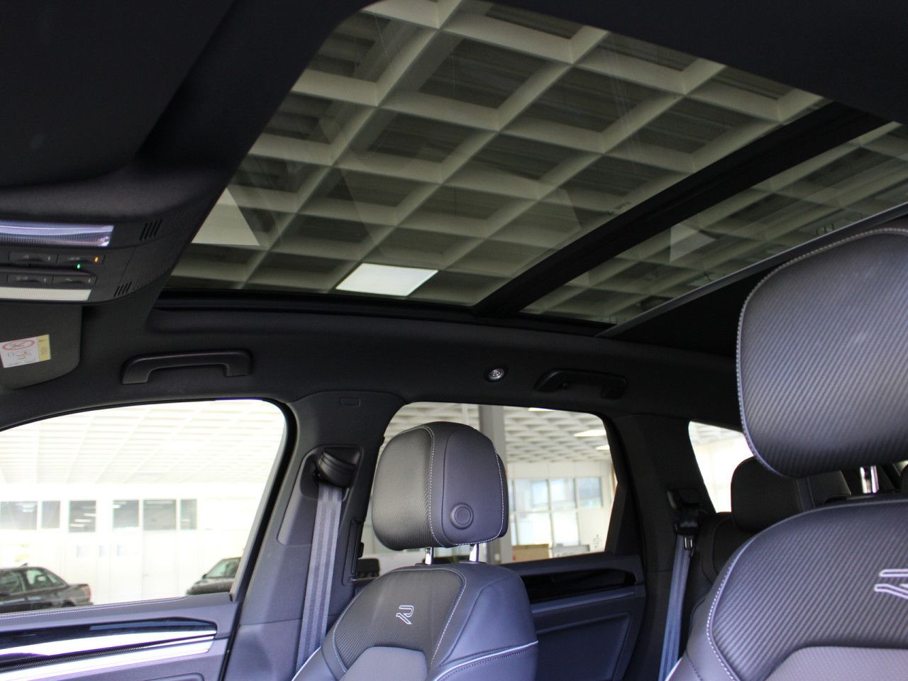 Fahrzeugabbildung Volkswagen Touareg V6 TSI 4Motion R-Line FINAL EDITION