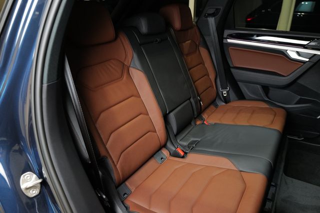 Volkswagen Touareg 3.0TDI R-Line Nachtsicht Pano StdHz 22" 