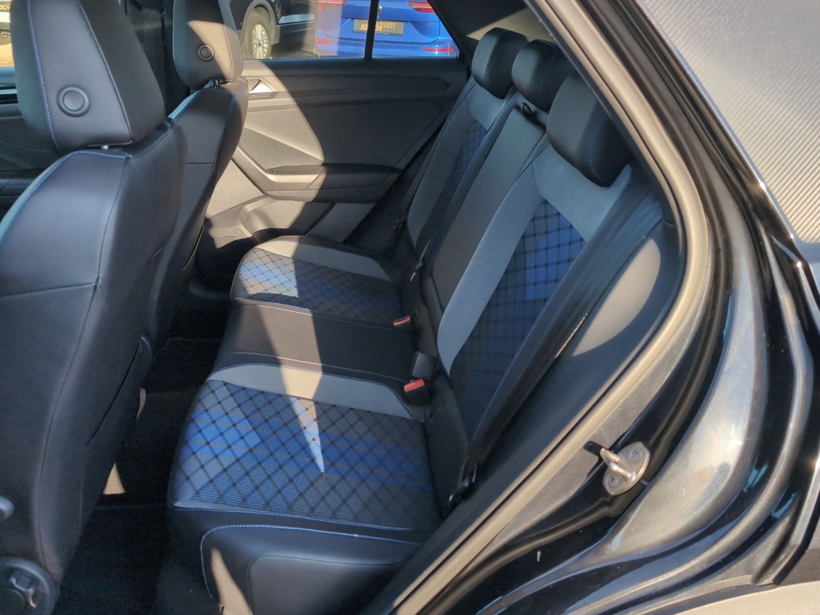 Volkswagen T-Roc - Bild 11