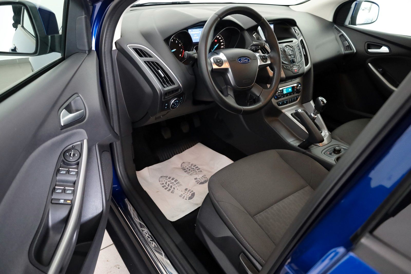 Fahrzeugabbildung Ford Focus Turnier Sync Edition Navi,SH,PDC,SR+WR