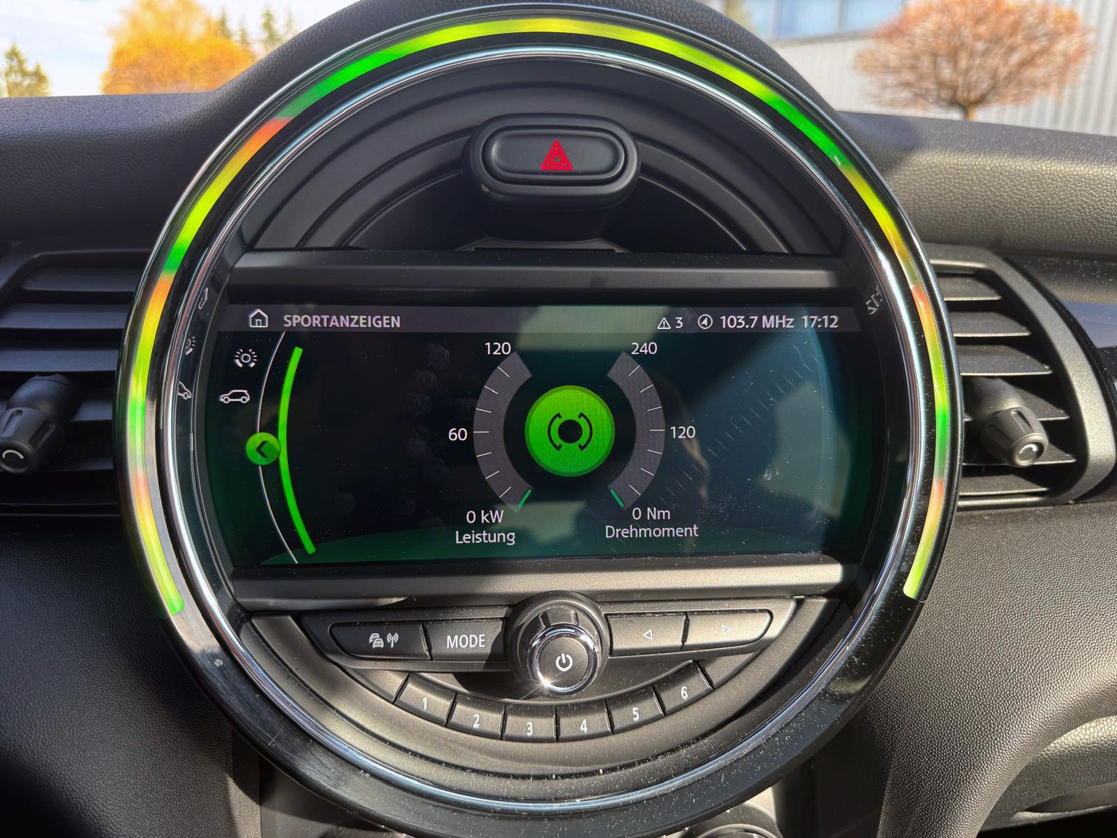 Fahrzeugabbildung MINI Cooper Steptr. LED NAV KAM PDC PANO  eGSD TEMP