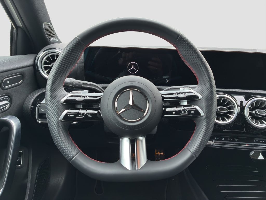 Fahrzeugabbildung Mercedes-Benz A 200 AMG PREMIUM+*NIGHT*PSD*HUD*M-BEAM*MEMORY*
