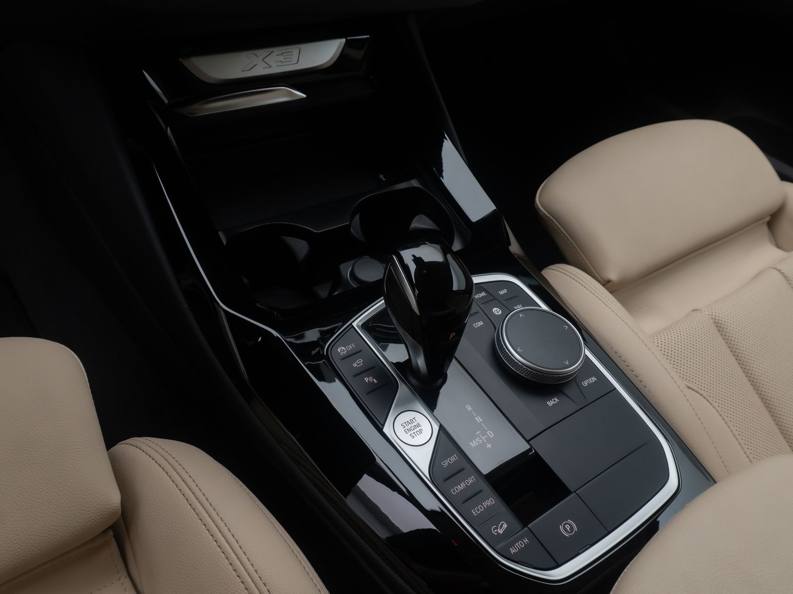 Fahrzeugabbildung BMW X3 xD30d Sport AHK DAB 360° Komfort Leder 19Zoll