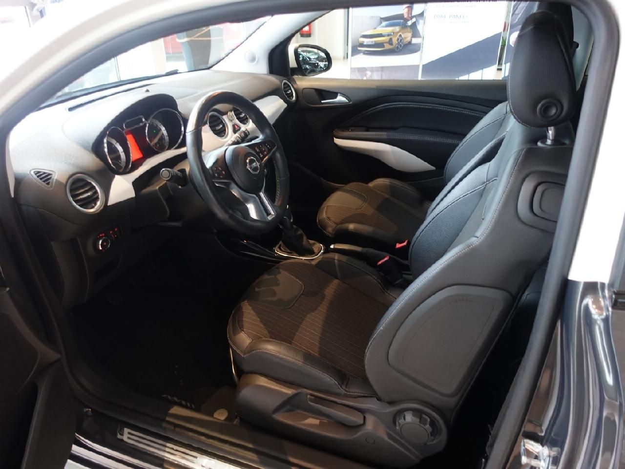 Fahrzeugabbildung Opel Adam 1,4 Glam