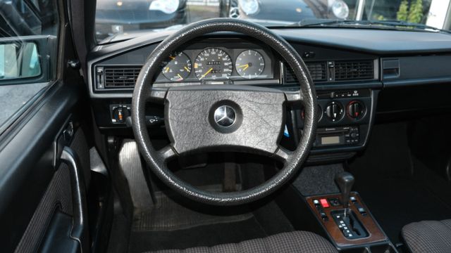 Fahrzeugabbildung Mercedes-Benz 190 E 2.0/SD+el. FH/H-Zul./Original und schön
